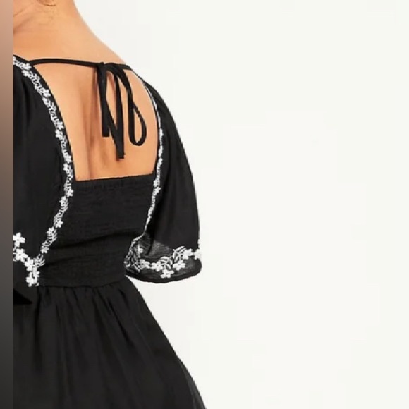 Old Navy Fit & Flare Short-Sleeve Midi Dress, Black, XS - Picture 9 of 10